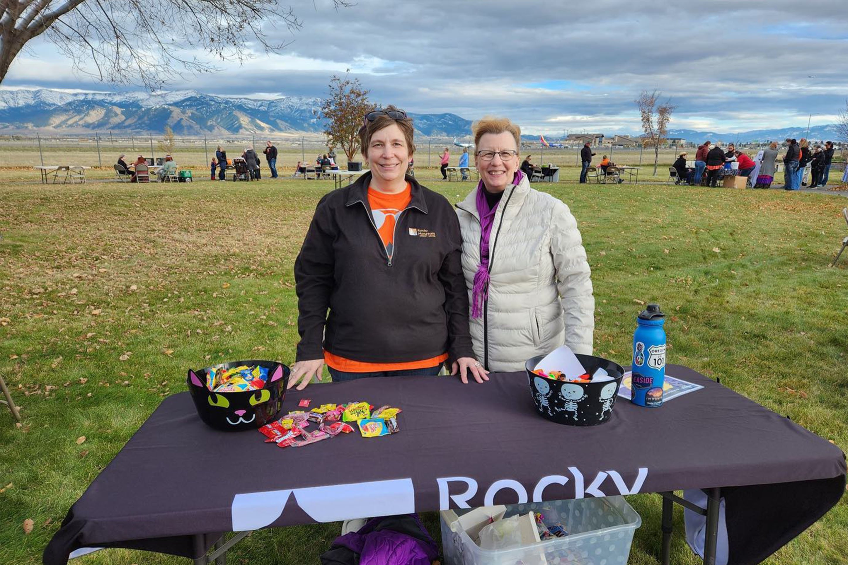 RMCU employees volunteering