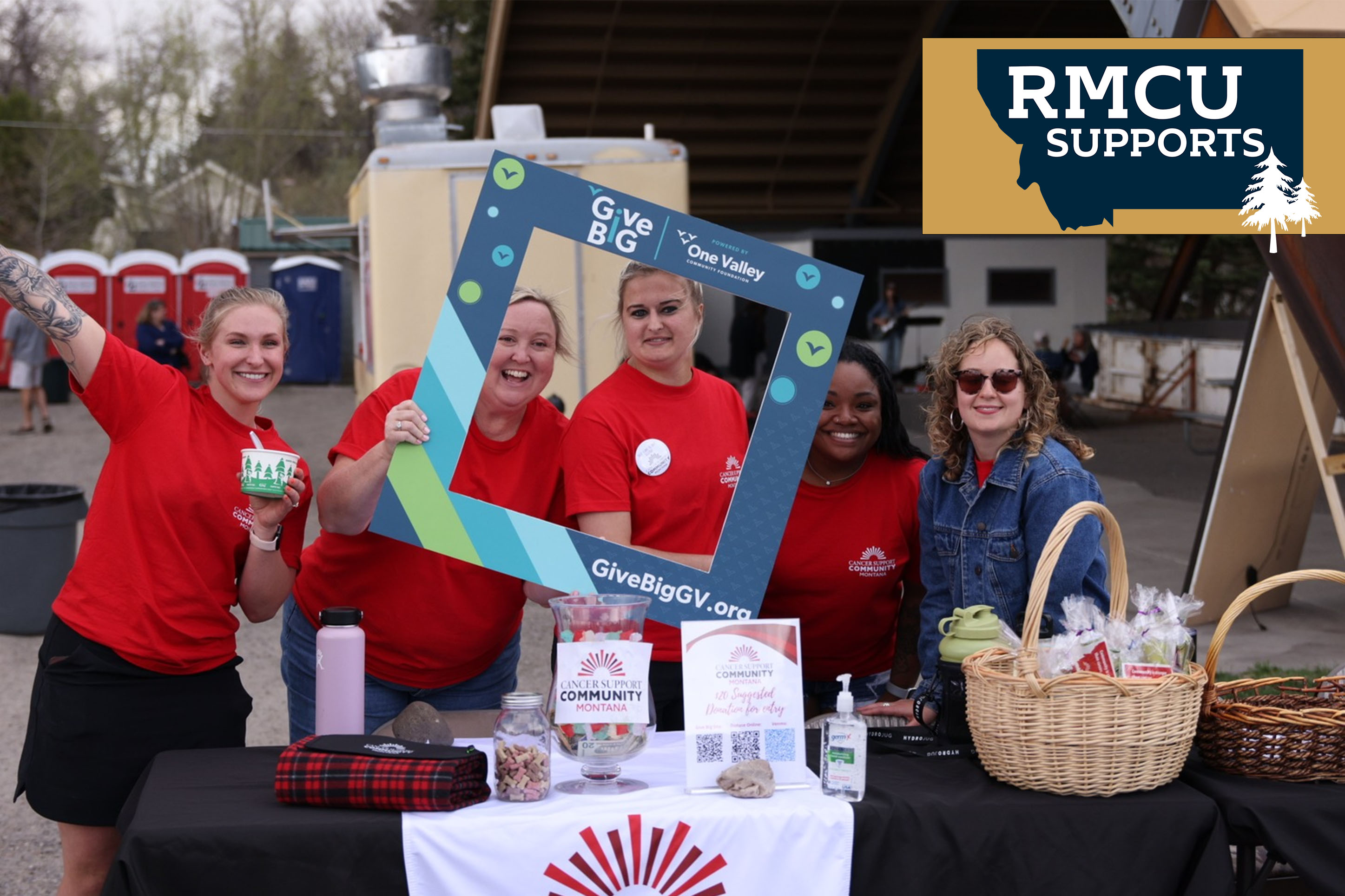 photo of CSC employees at an event